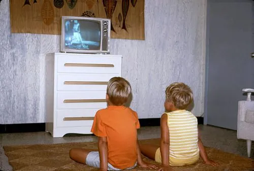 Children Watching TV in the Past (7).jpg