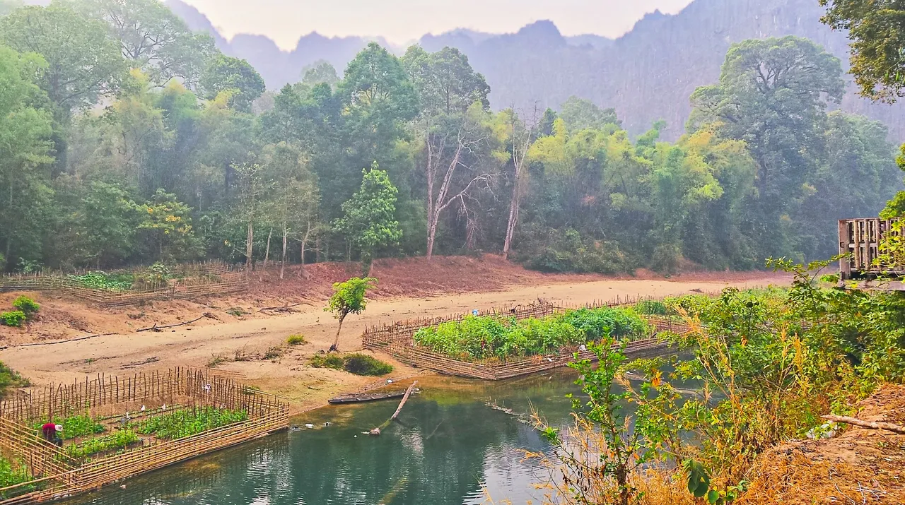 01 - Vieng Kham.jpg