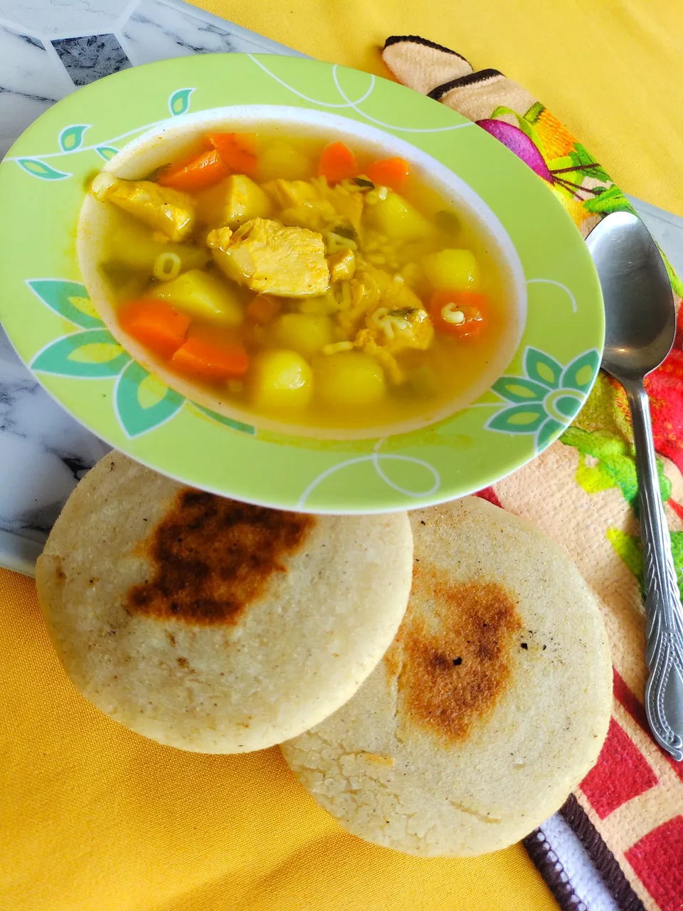 sopa-de-pollo-y-letras.jpg