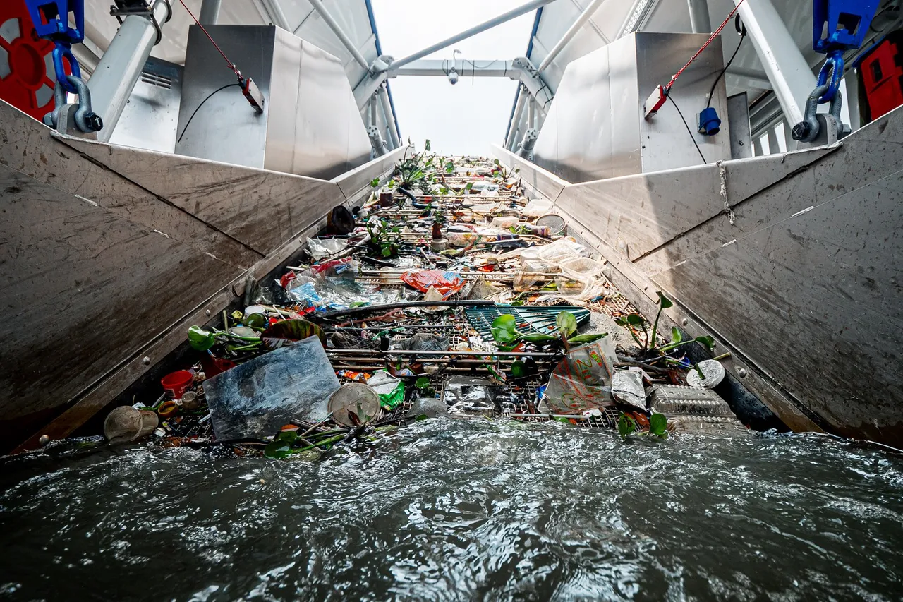 Science_oceancleanup_191026THEOCEANCLEANUP_MALAYSIA1099041.jpg