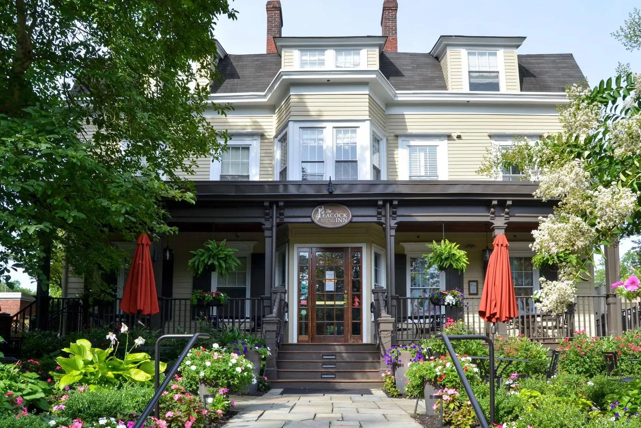 Entrance, Peacock Inn Princeton, New Jersey.jpg