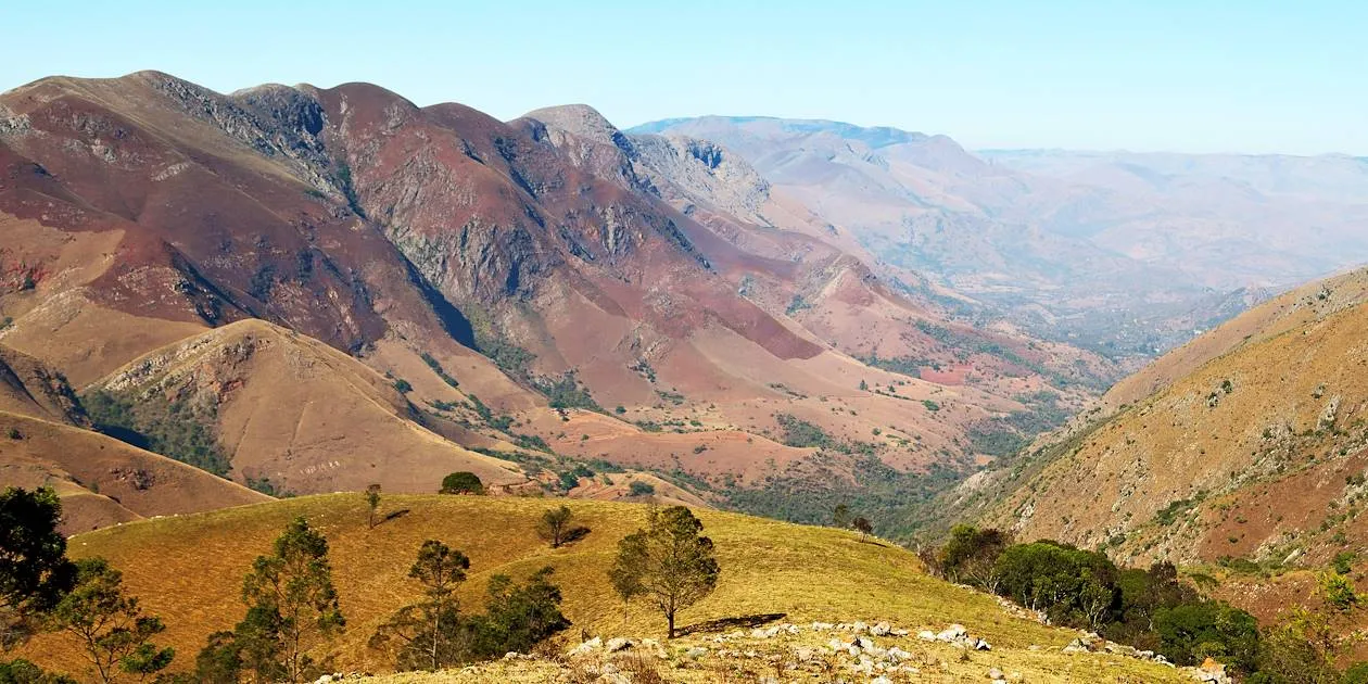 612837-1260x630-paysage-montagneux-swaziland-eswatini.jpg