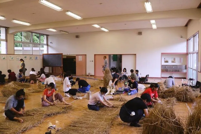 Students begin work Photo-Wara Art Matsuri.jpg