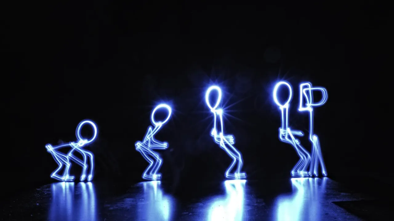 20100117021408_light_painting_evolutionl Abduzeedo.jpg