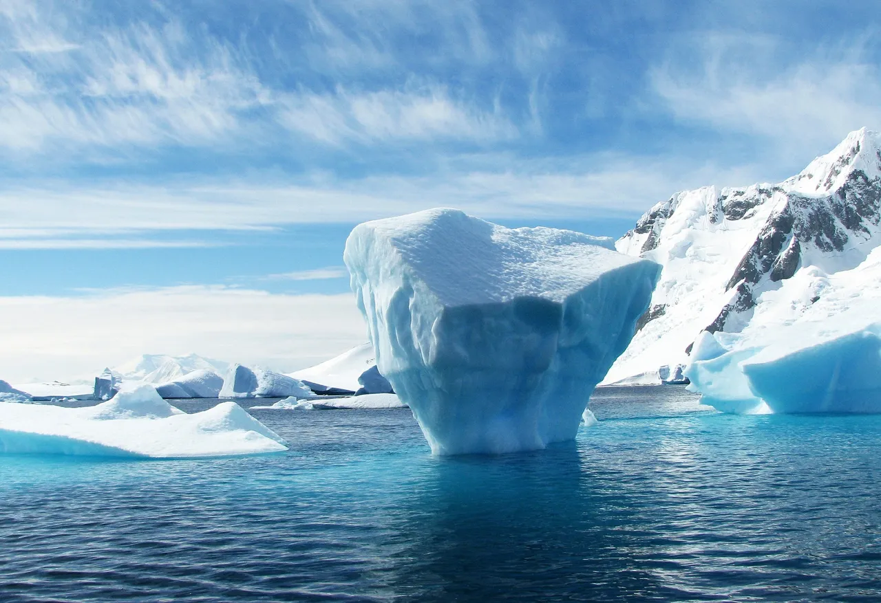 iceberg404966_1920.jpg