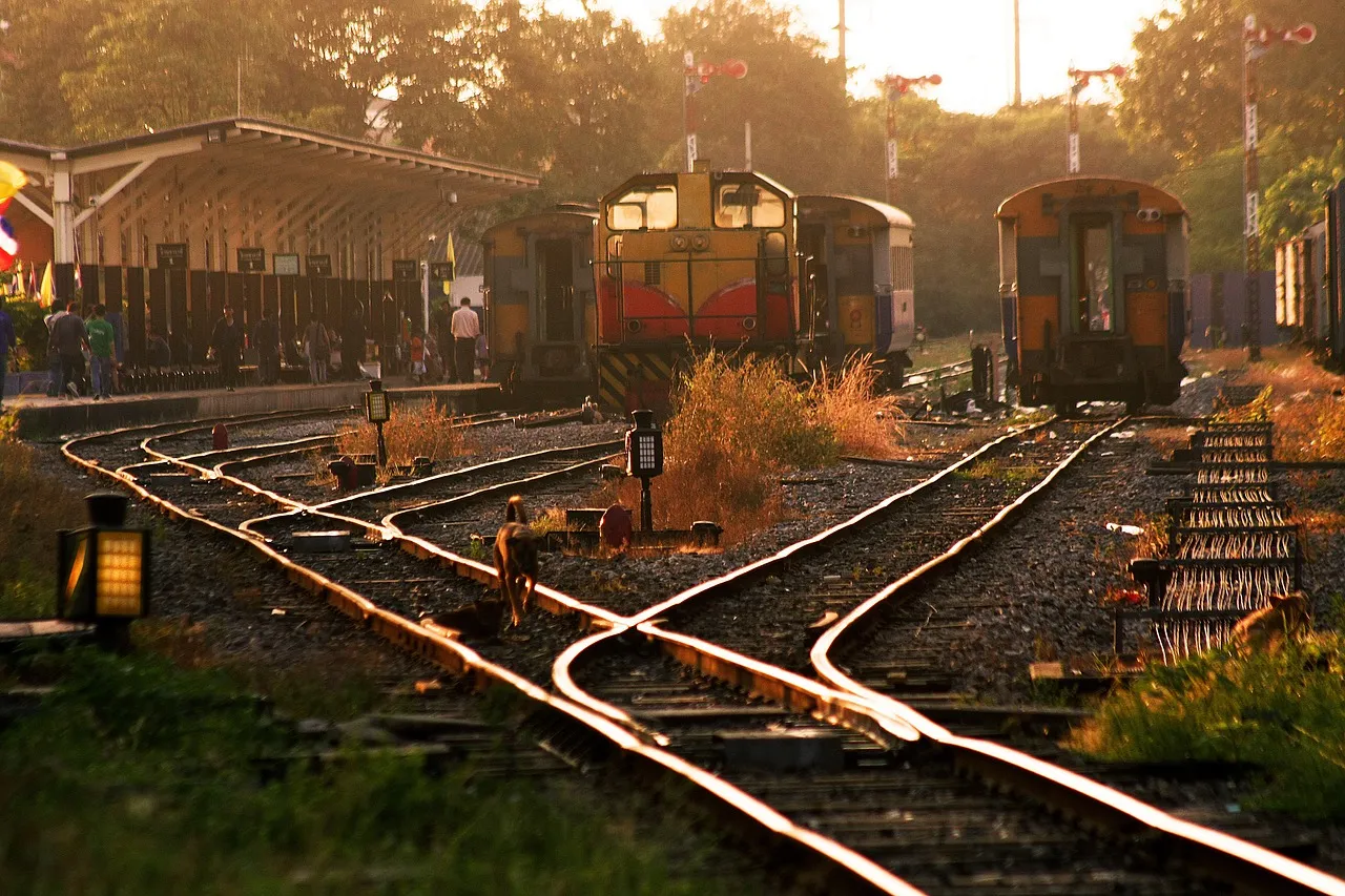 train4455285_1280.jpg