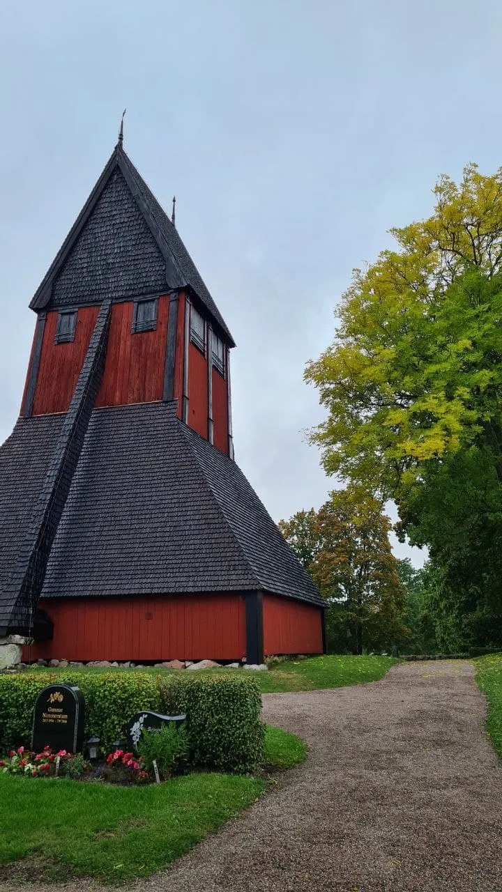 Next to the church, this very cool-looking temple-ish building was standing.