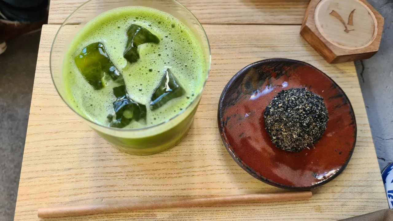 Macha lemonade and seasme mochi