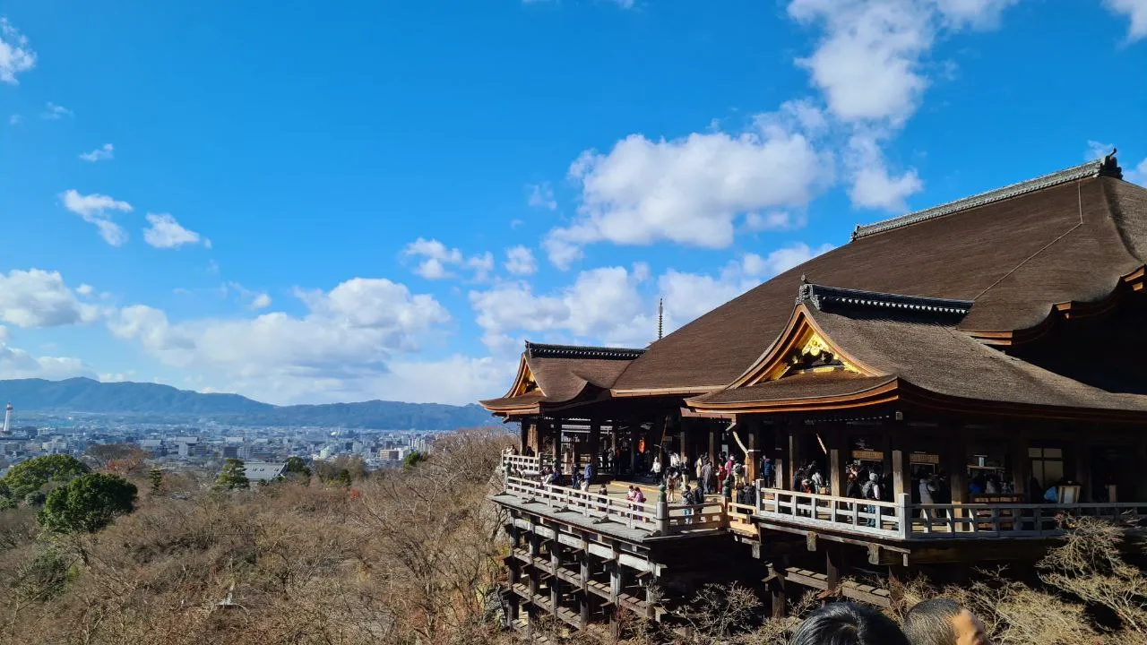 We could see the whole Kyoto city from the temple!