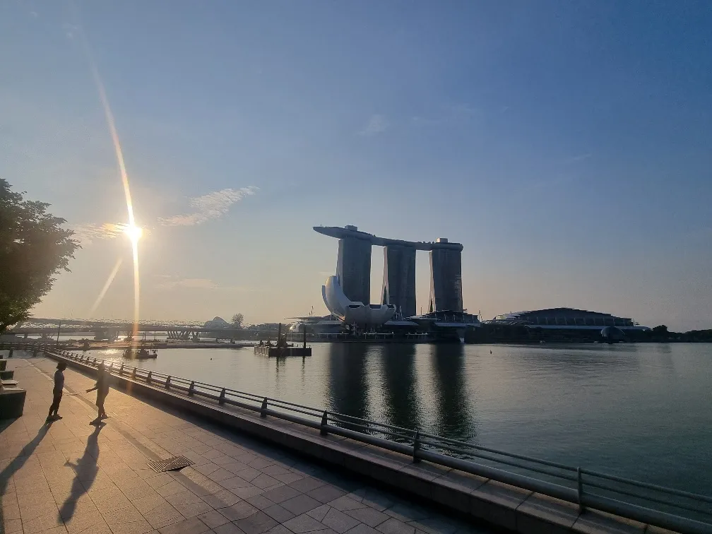 Out and now back along the northside of the Singapore river.