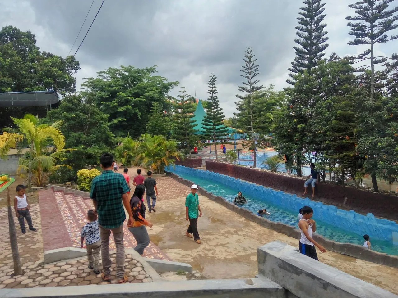 https://s3.us-east-2.amazonaws.com/partiko.io/img/syawalimusa-waterboom-1529848302351.png