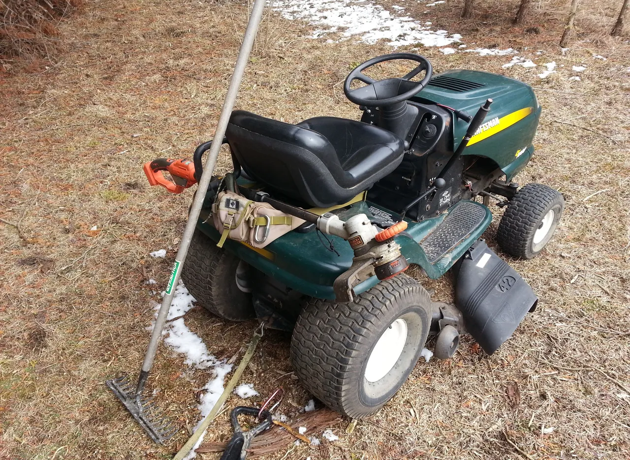 lawntractor.jpg