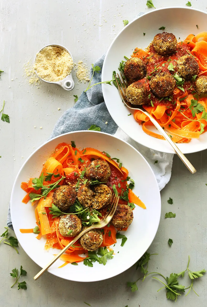 EASY-Lentil-meatballs-30-minutes-10-ingredients-flavorful-and-hearty-vegan-glutenfree-healthy-recipe.jpg