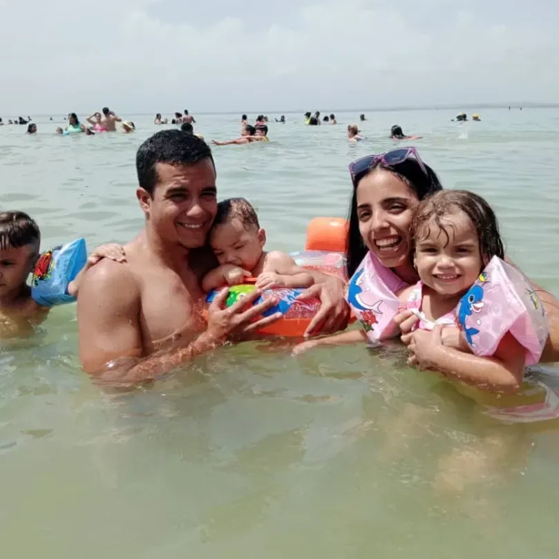 y4am6bcnfg1F9BMK_InCollage_20250727_201808041.webp