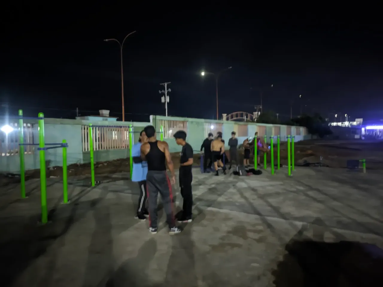 PkQiLIMtfpTl4LOx_PXL_20241120_195020715.NIGHT.webp