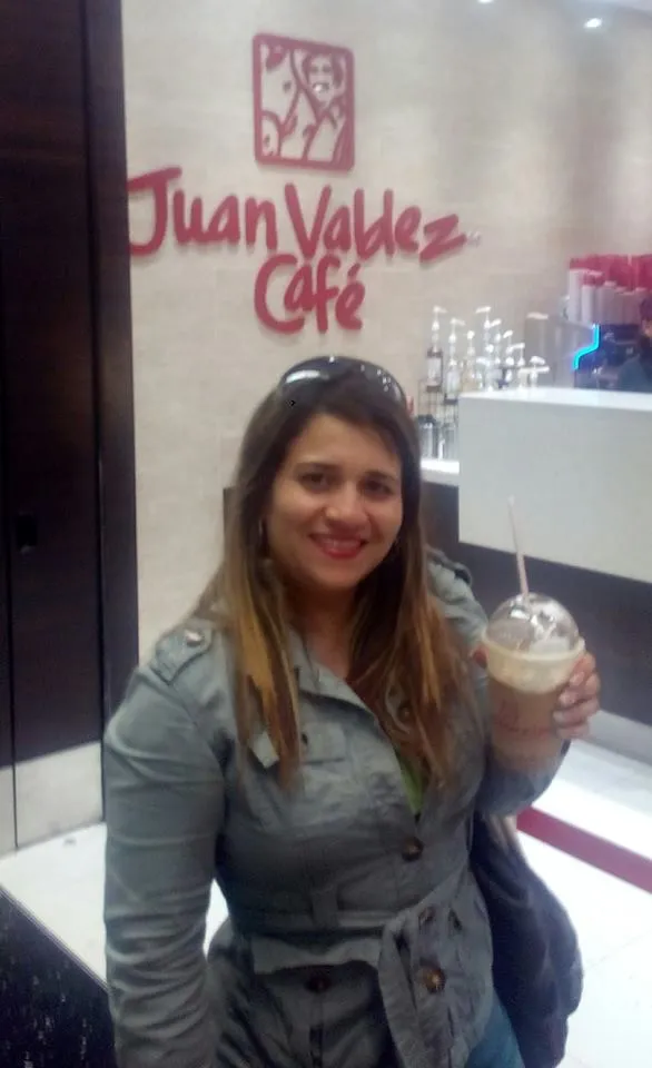 Tomando un rico cafe en miami octubre  2018.jpg