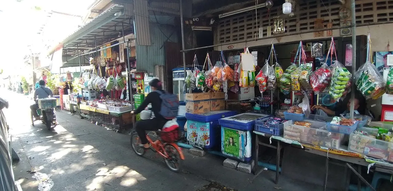 Bajemkik%20and%20Lumpini%20Park%20-%20S9%20-%20May%202020%20322.jpg