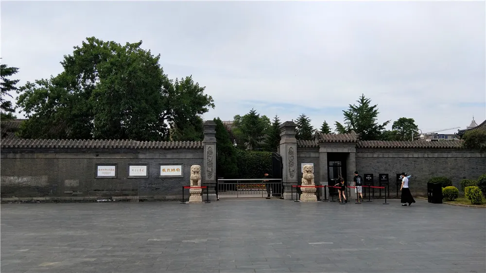 门口.jpg