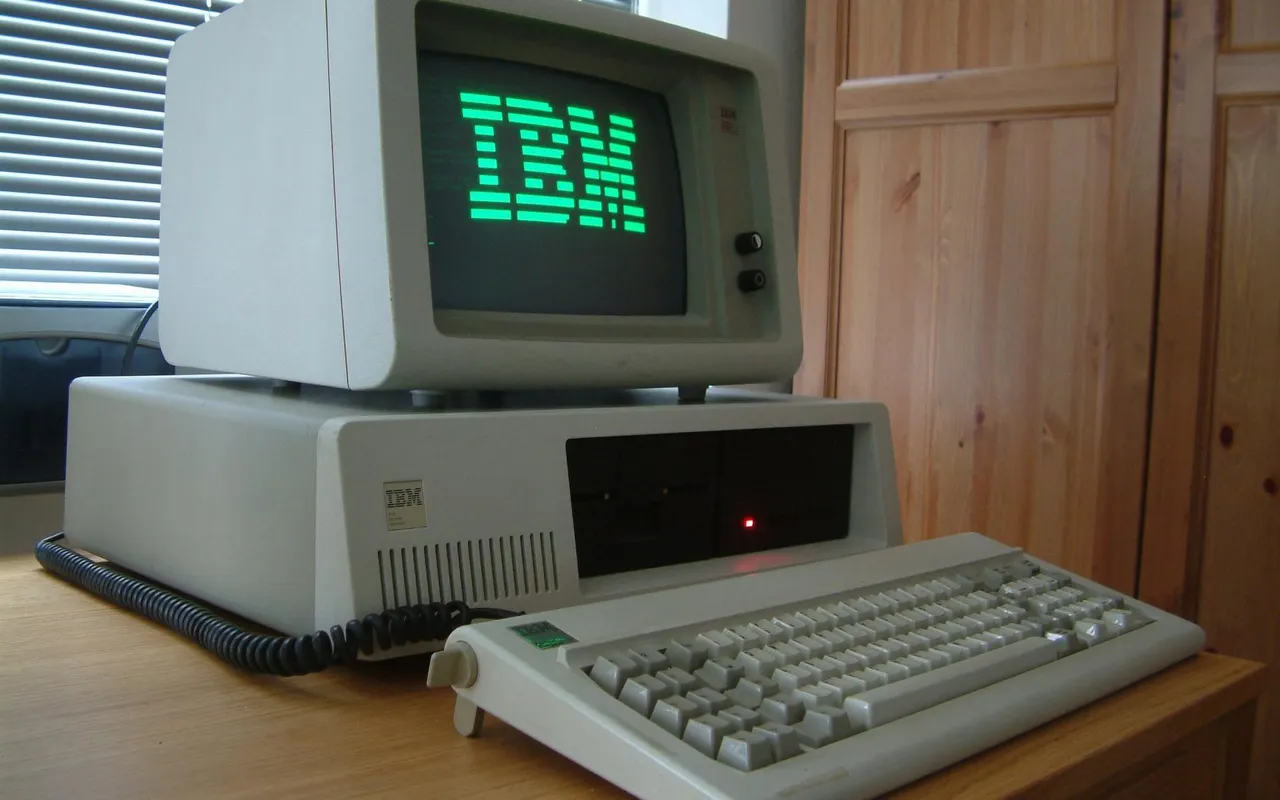 IBM PC oQrxvWI.jpg