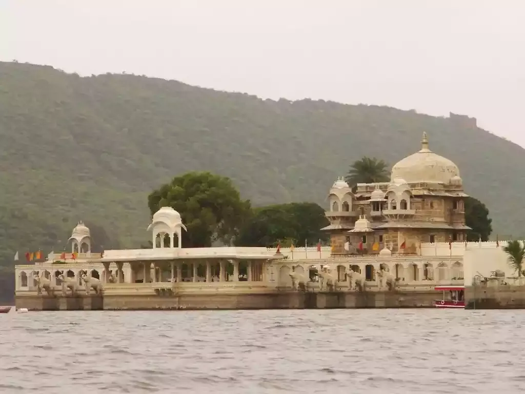 JagMandir-1024x768.jpg
