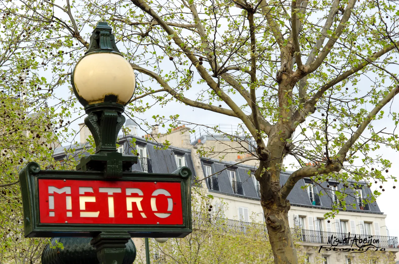 Metro Paris 50.jpg