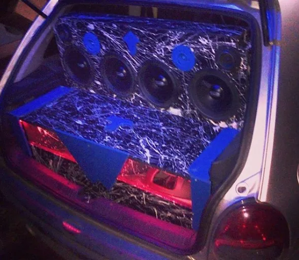 corsa 2 sonido.jpg