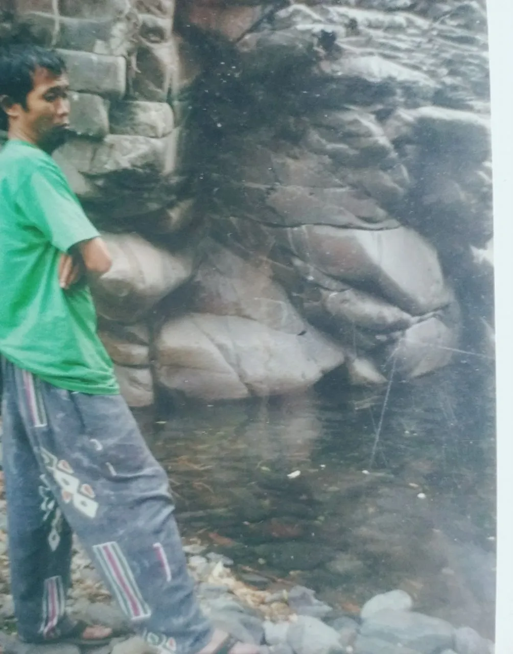 mangapa boulders.jpg