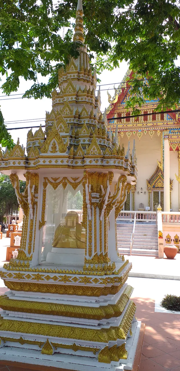 wat_phasuk_maneejak100