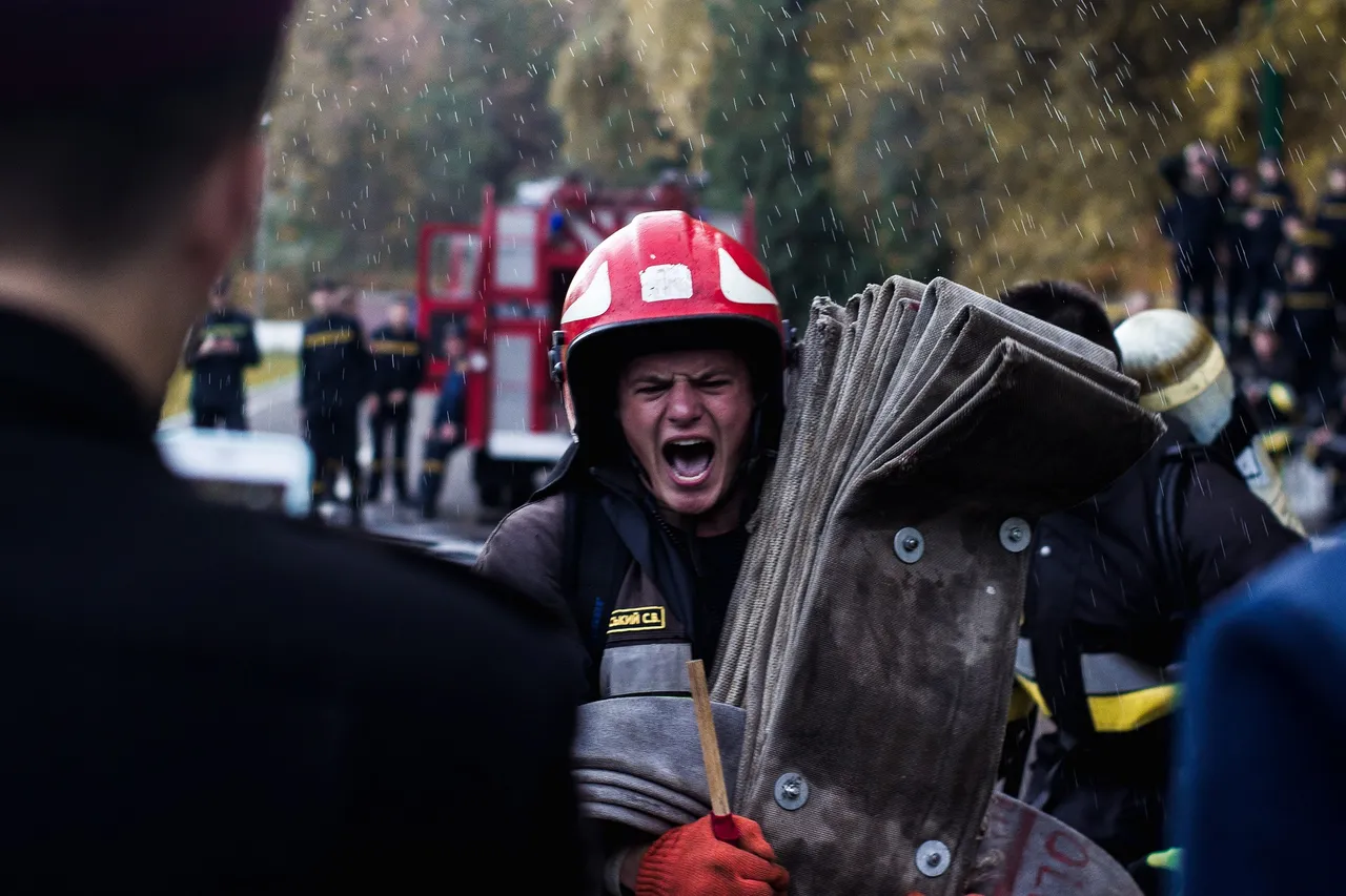 fireman-gb6b76b314_1920.jpg