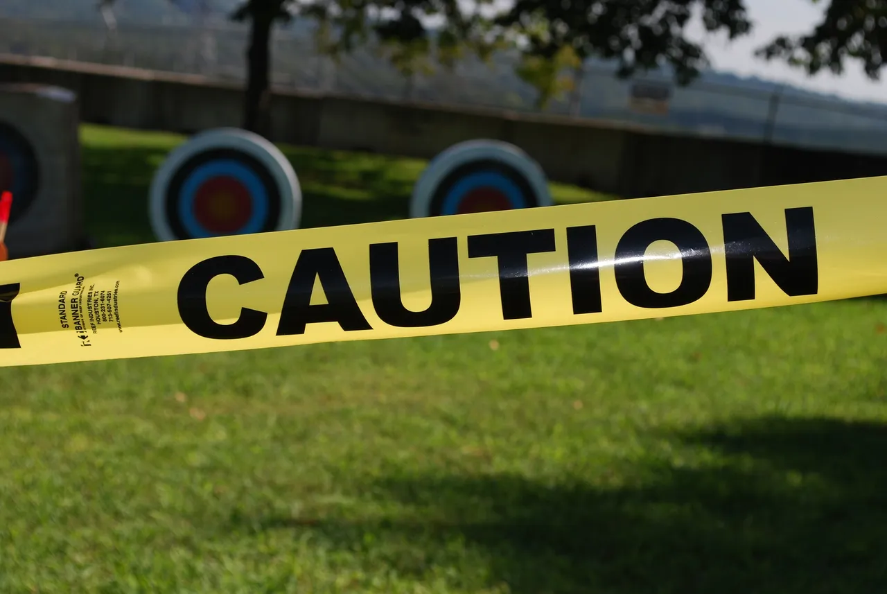 caution-g0d035606c_1920.jpg