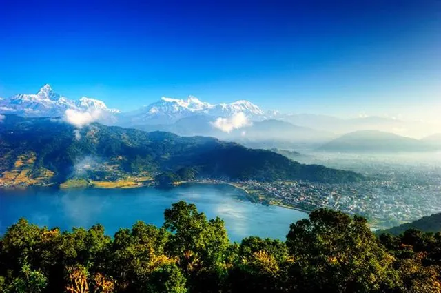 640px-Fewa_lake,Pokhara.jpg