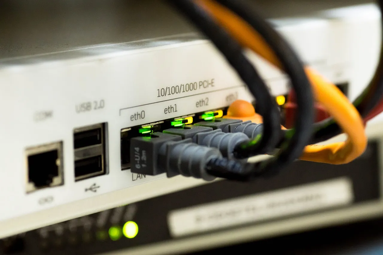 networkg537fab5d7_1280.jpg