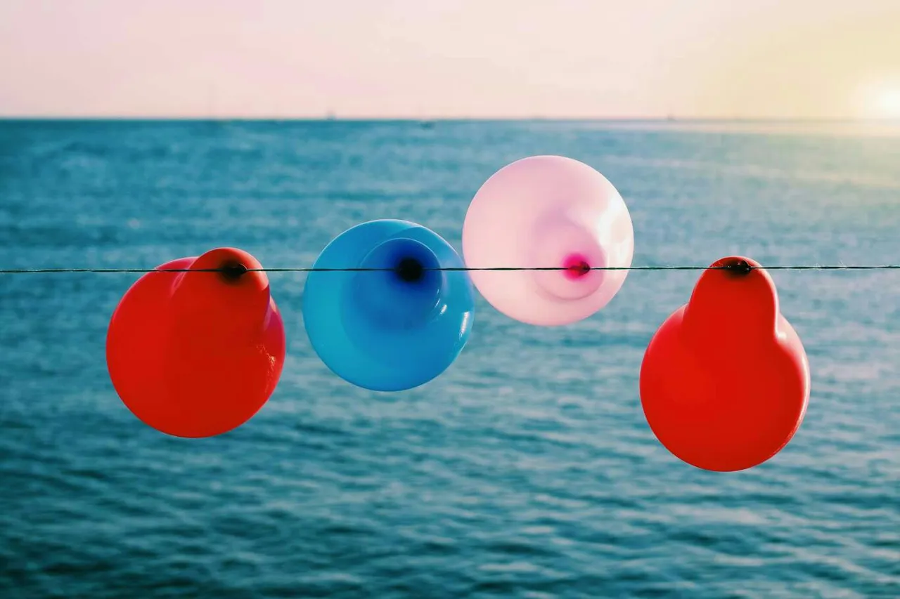 https://s3.us-east-2.amazonaws.com/partiko.io/img/aftabkhan123-baloons-game-events-1534106077328.png