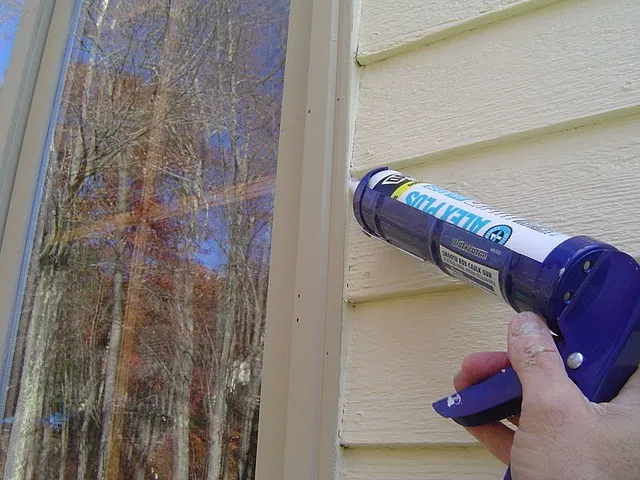 Caulk_Exterior_Windows.jpg