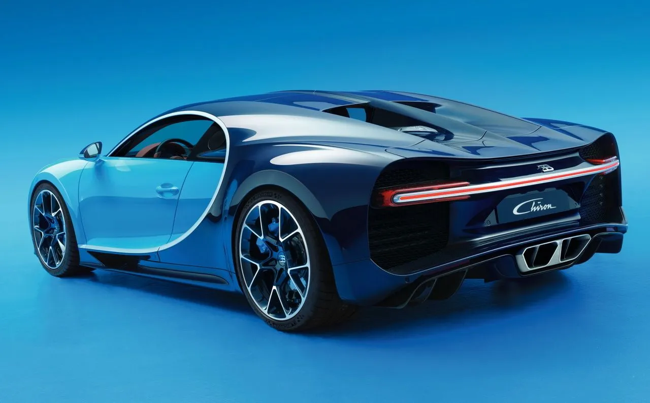 2016-bugatti-chiron-02.jpg