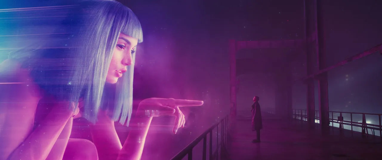 blade_runner_2049_holo.jpg