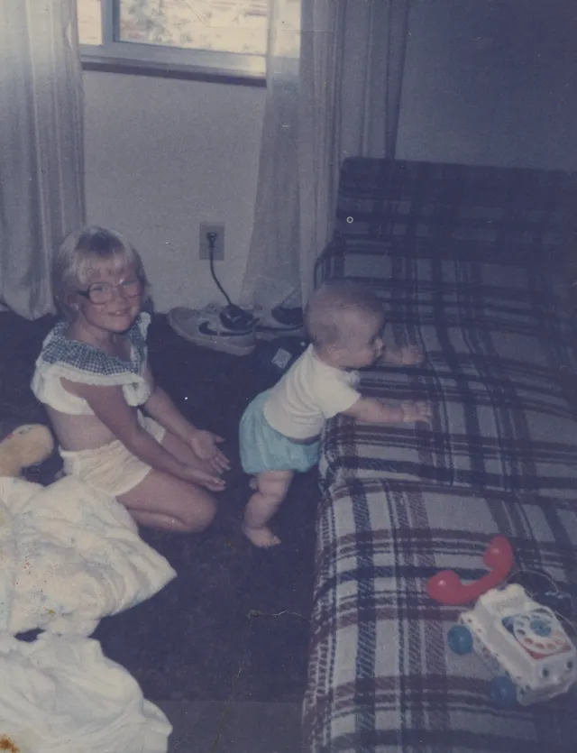 baby joey playing with katie on the couch 1985 oatmeal green original forest grove arnold rasp morehead joeyarnoldvn