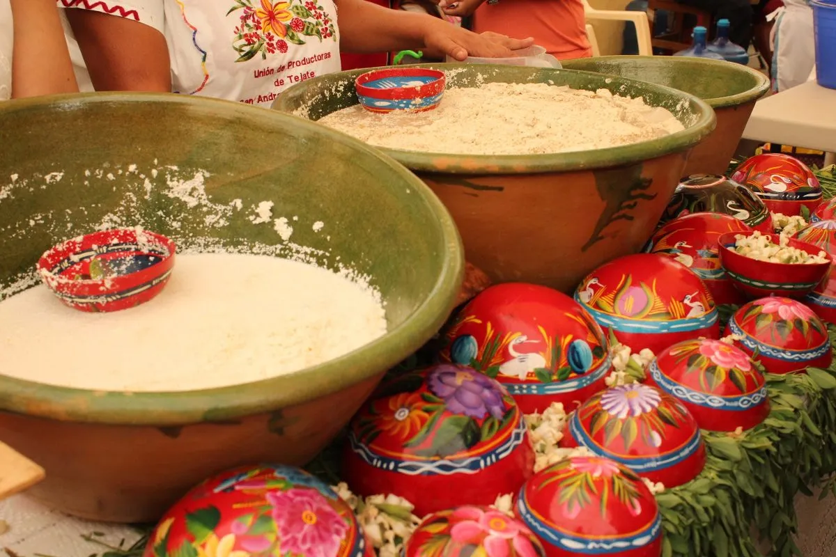 tejate-de-oaxaca-bebida-tradicional-D_NQ_NP_507911-MLM20676191681_042016-F.jpg