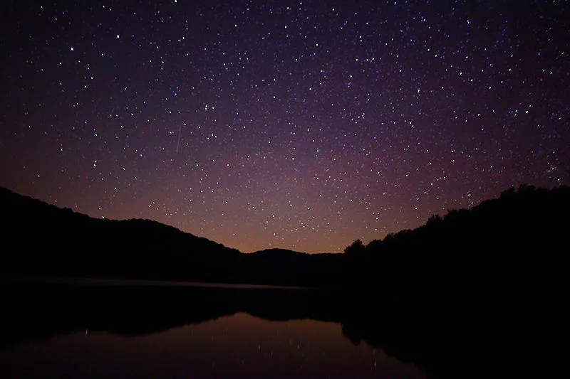 800px-Summit-lake-wv-night-sky-reflection_-_West_Virginia_-_ForestWander-1.jpg