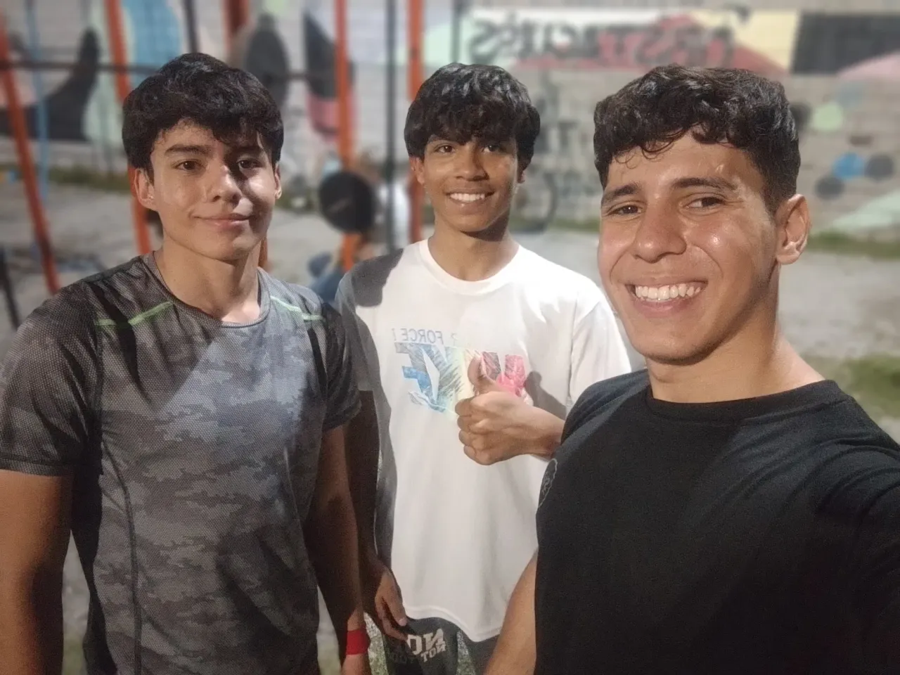 4Dp5PeWW5G8v10bg_1000041815.webp