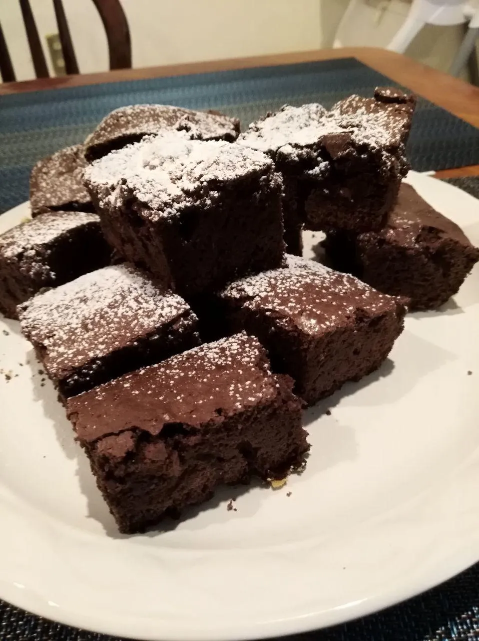 brownie con azucar glas.jpg