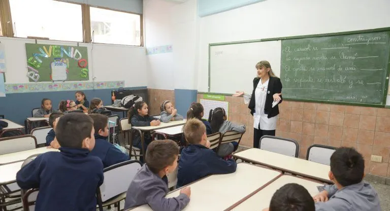 maestro salon de clases.jpg