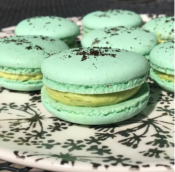 Pistachio Coffee Macarons.png