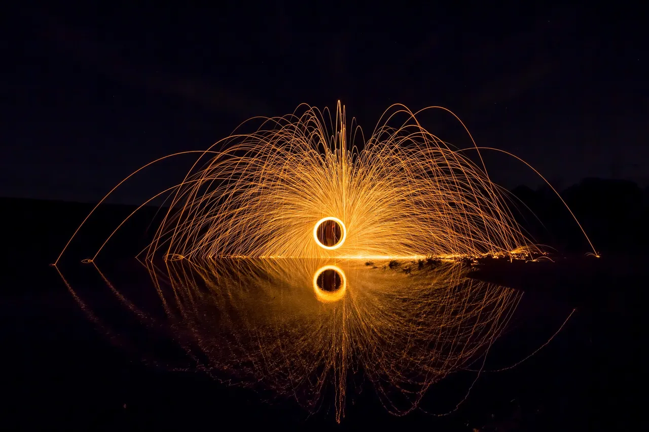 shower-of-sparks-3115784_1920.jpg