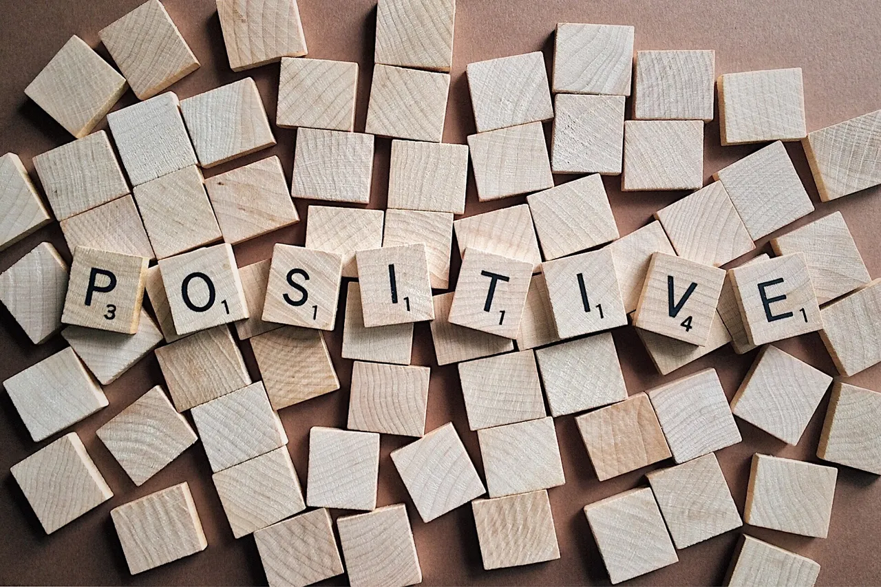 positive-letters-2355685_1920.jpg