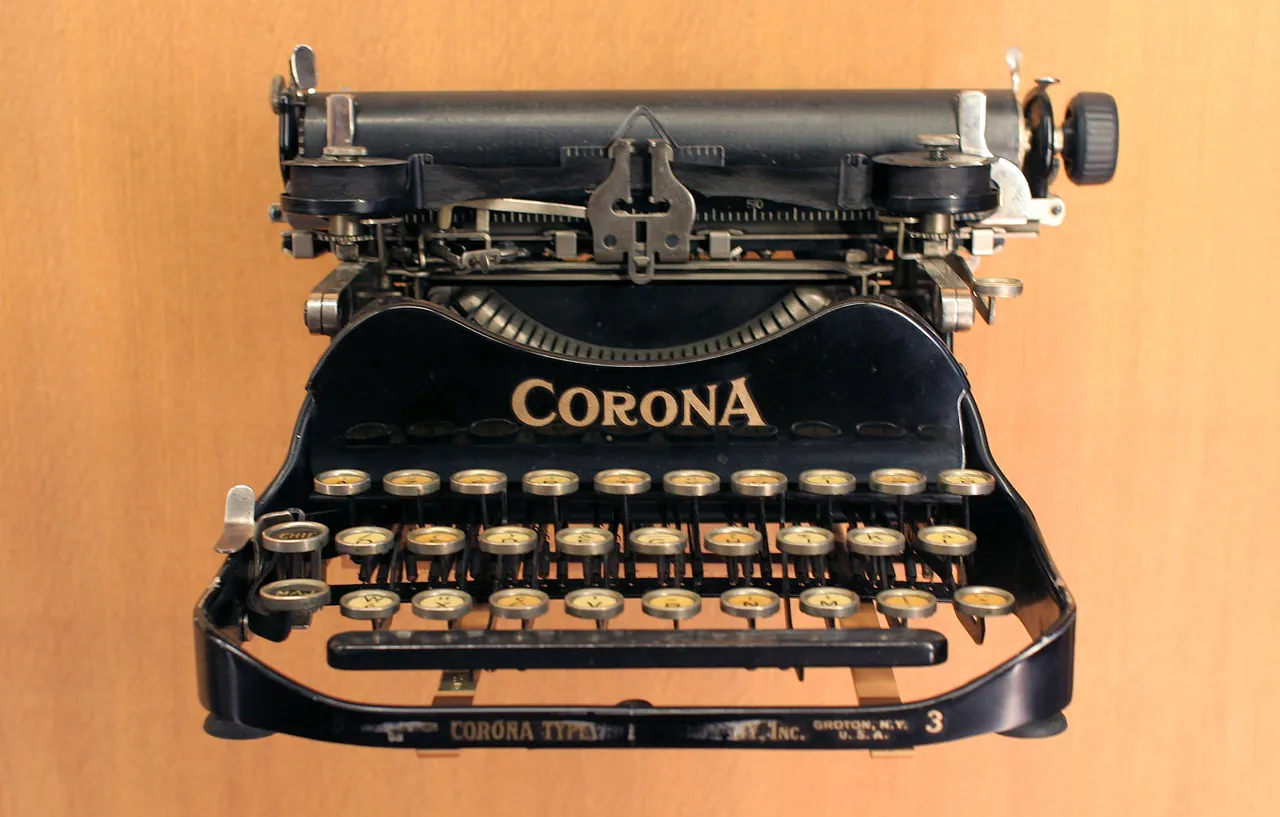 Musée_des_arts_et_métiers__Corona_typewriter.jpg