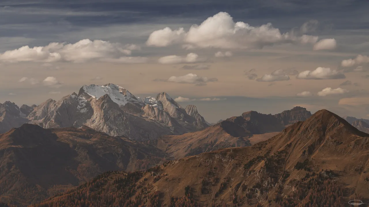 Hiking in the Dolomites: Passo di Giau to Lago Federa - Johann Piber