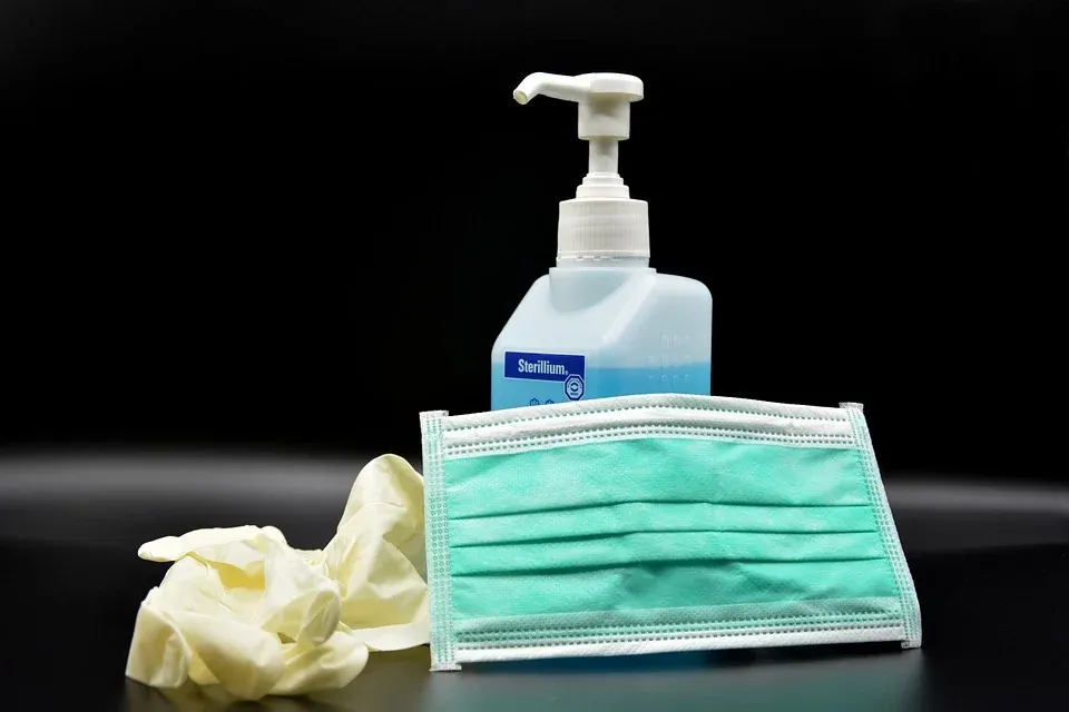 hand-disinfection-4954840_960_720.webp