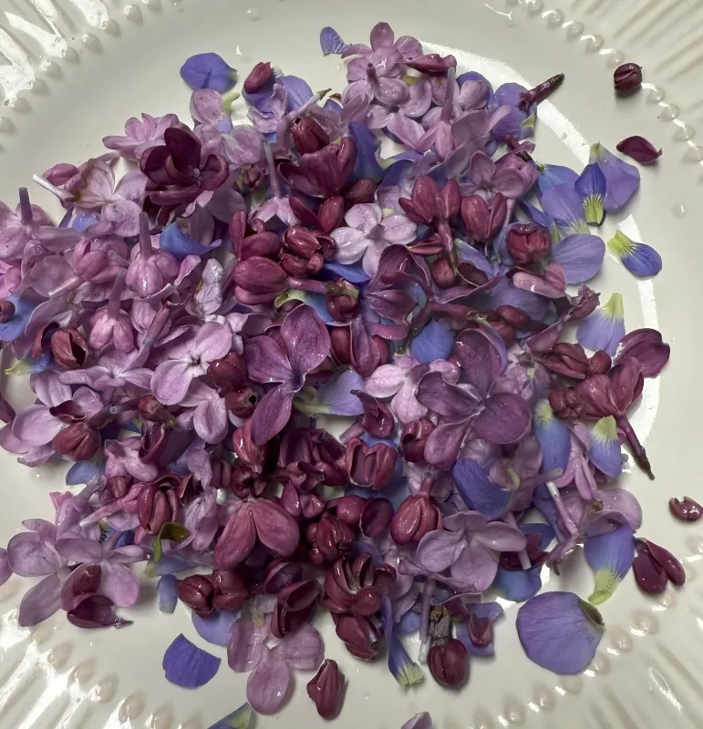 foodiesbeehive-lilac-jelly-2 (1).jpg