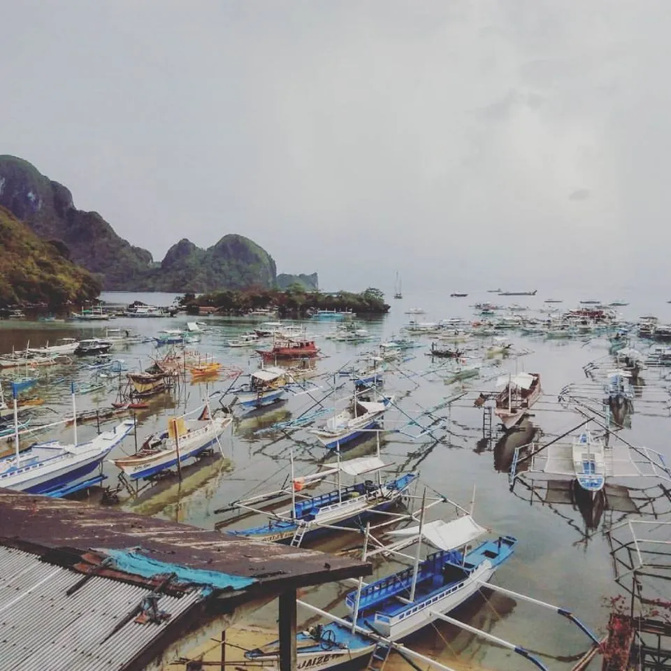 Lots of motor bangkas in the shores of El Nido